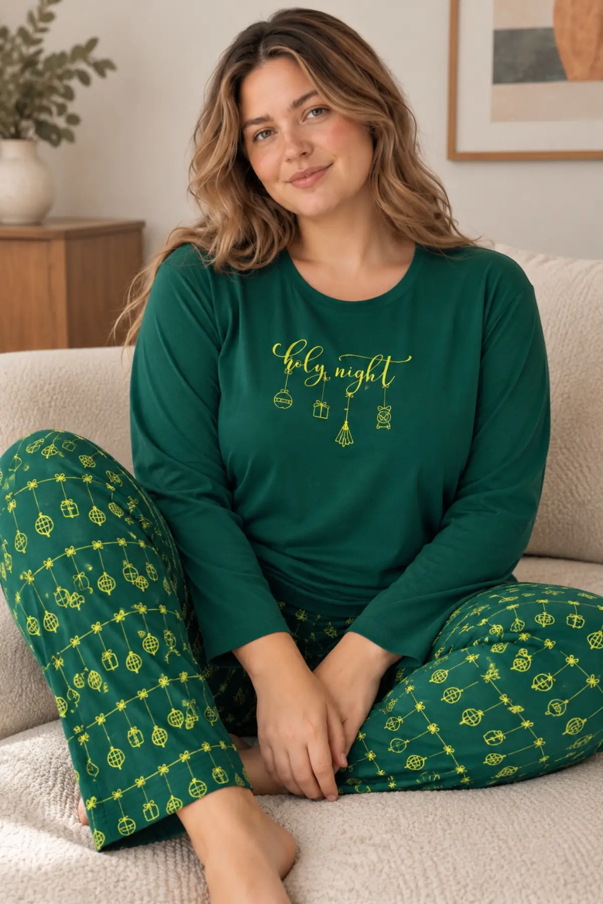 Kadın Büyük Beden Kışlık Pijama Takımı Elegant Yeni Yıl Desenli Soft Dokulu Sıcak Tutan Şık ve Zarif Ev Giyim - Yesil