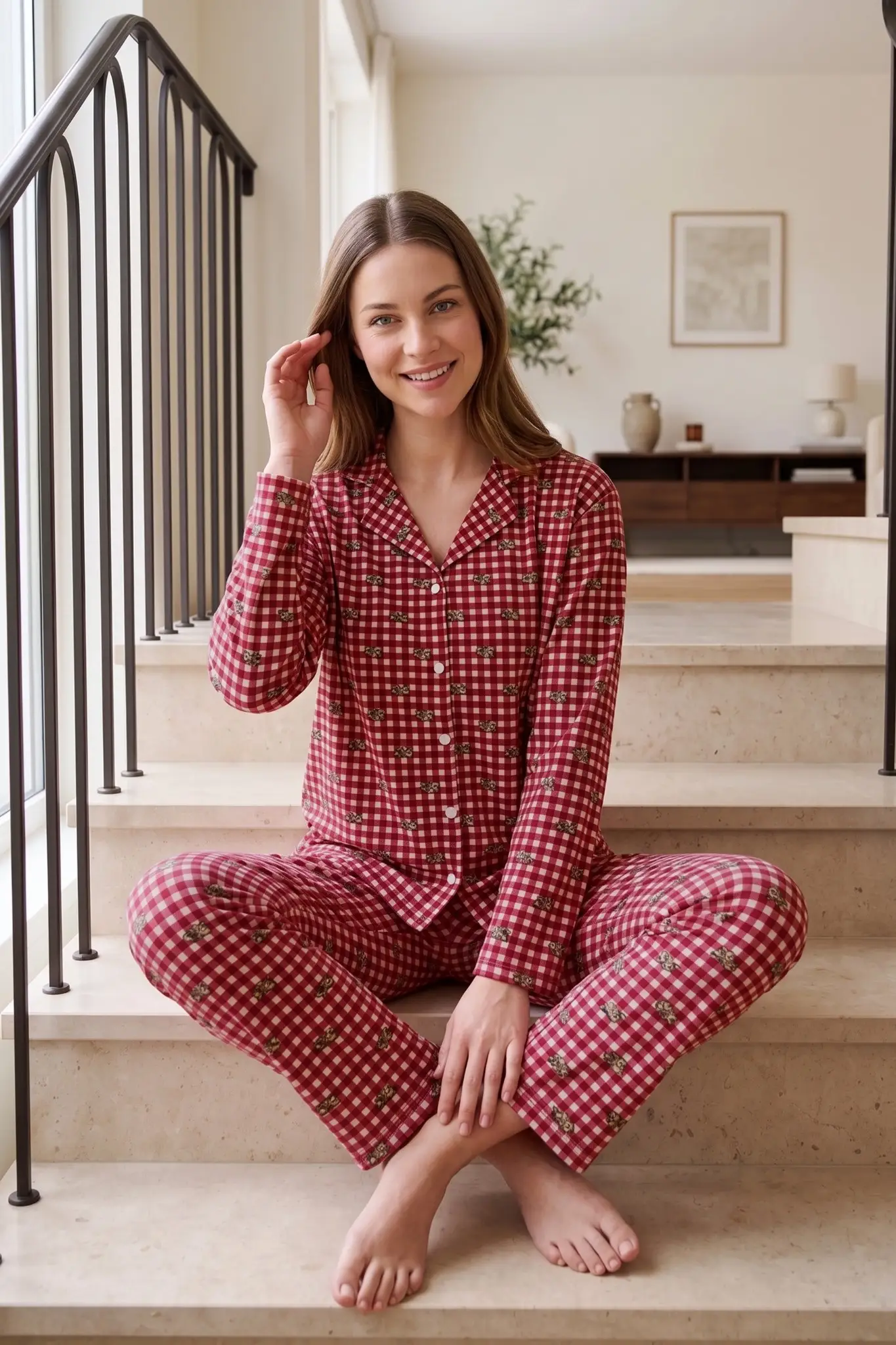 Nisanca Kışlık Düğmeli Ekose Desen Yılbaşı Temalı Kadın Süet Pijama Takımı - Kırmızı