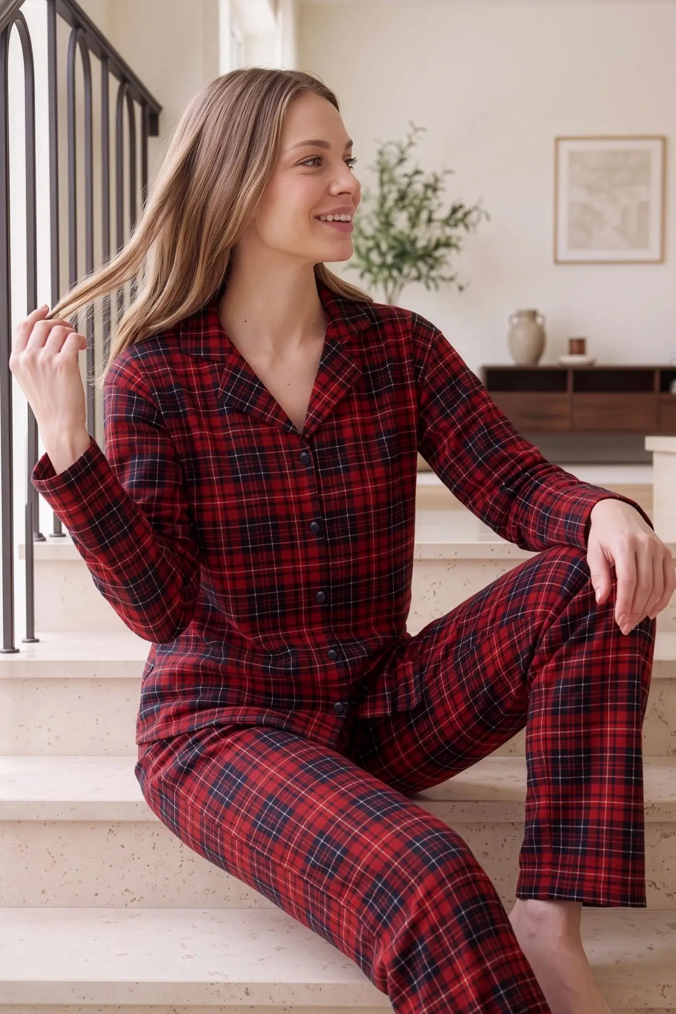 Nisanca Kışlık Düğmeli Ekose Desen Yılbaşı Temalı Kadın Süet Pijama Takımı