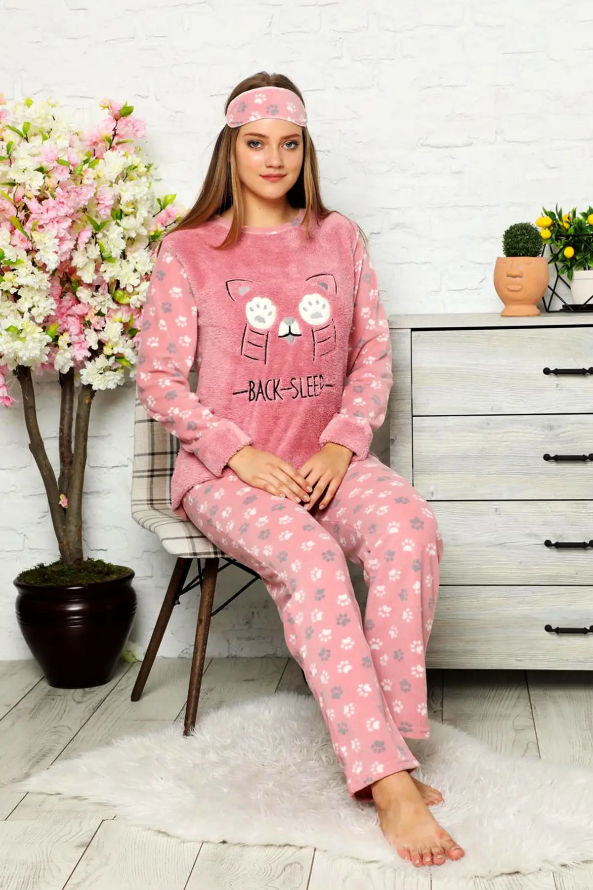 Nisanca Kışlık Peluş Polar Yılbaşı Temalı Kadın Pijama Takımı - Pudra