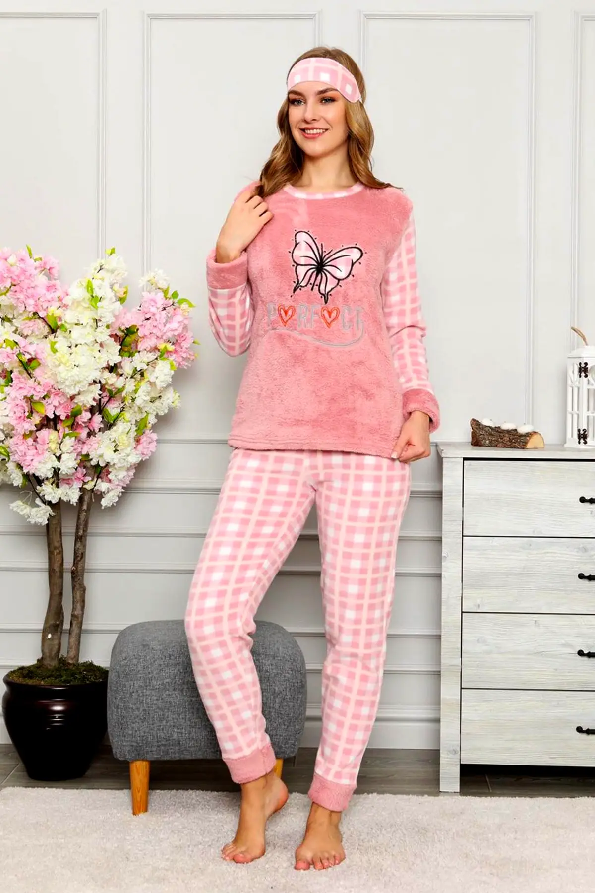 Nisanca Kışlık Peluş Polar Yılbaşı Temalı Kadın Pijama Takımı - Pembe